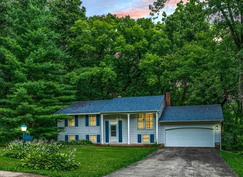 6540 White Doe Trl, Rockford, IL 61102