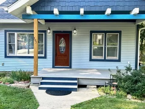 307 W 4th St, Pecatonica, IL 61063 photo 2