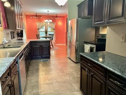 307 W 4th St, Pecatonica, IL 61063 photo 17