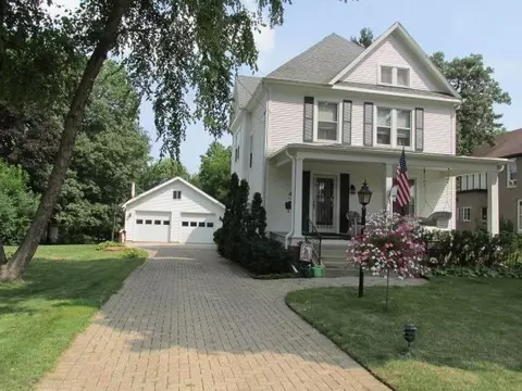 1176 W Stephenson St, Freeport, IL 61032