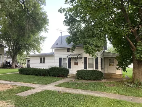 307 Plummer Ave, Chadwick, IL 61014