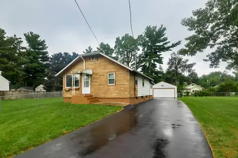 225 Sheridan Dr, Loves Park, IL 61111