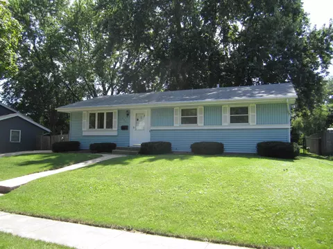 632 W 9th St, Belvidere, IL 61008
