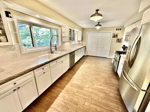 7221 Kinnikinnick Dr, Roscoe, IL 61073 photo 20