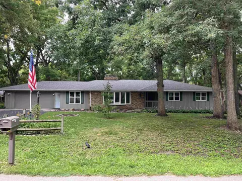5321 Dallas Ct, Rockford, IL 61109