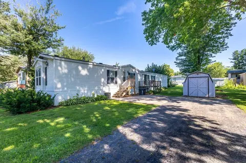 35 Remington Park Cir, East Dubuque, IL 61025
