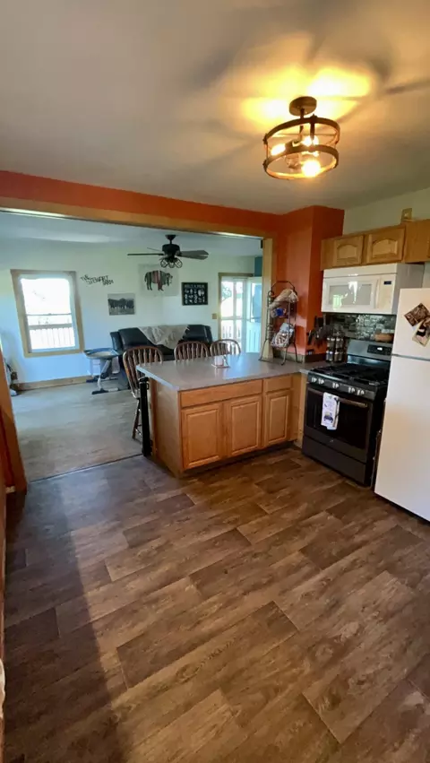 6070 Dewane Rd, Belvidere, IL 61008 photo 9