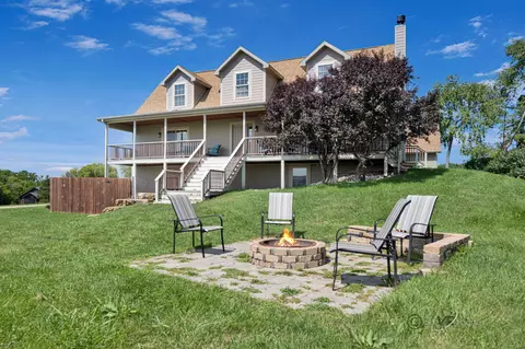 13 Lake Ridge Rd, Galena, IL 61036