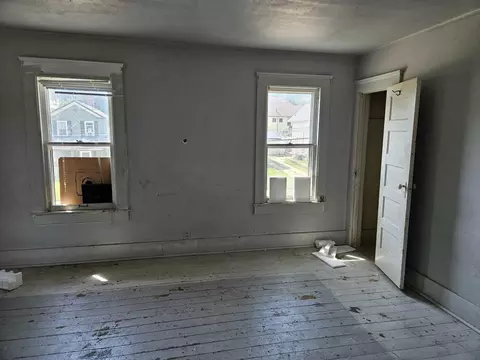 522 E Illinois St, Freeport, IL 61032 photo 9
