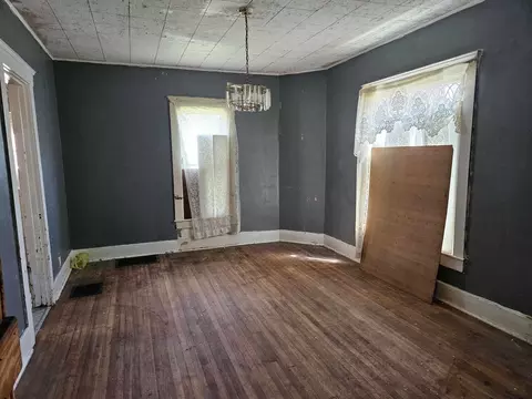 522 E Illinois St, Freeport, IL 61032 photo 5