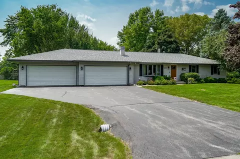 5671 Rural Edge Dr, Roscoe, IL 61073