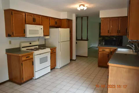 6391 Abernathy Way, Roscoe, IL 61073 photo 2