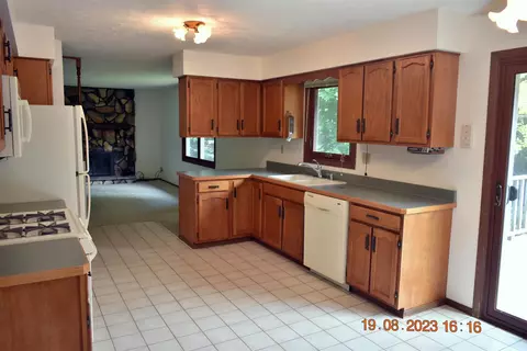 6391 Abernathy Way, Roscoe, IL 61073 photo 3