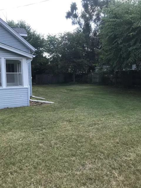 10915 Main St, Roscoe, IL 61073 photo 2