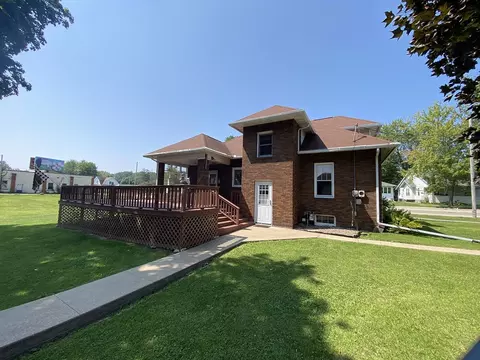 1901 Chicago Ave, Savanna, IL 61074