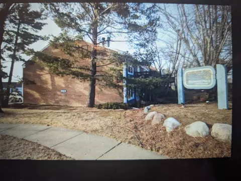 6104 Brynwood Dr #1, Rockford, IL 61114