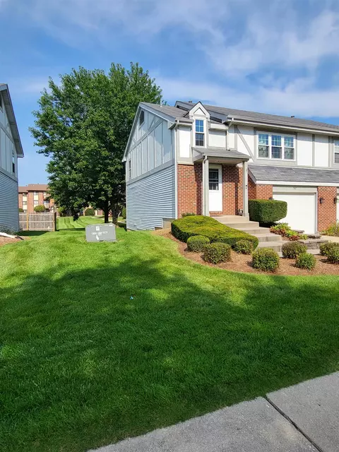 742 Eletson Dr, Crystal Lake, IL 60014