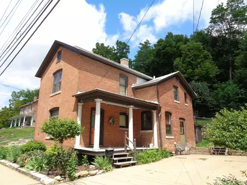 417 Franklin St, Galena, IL 61036