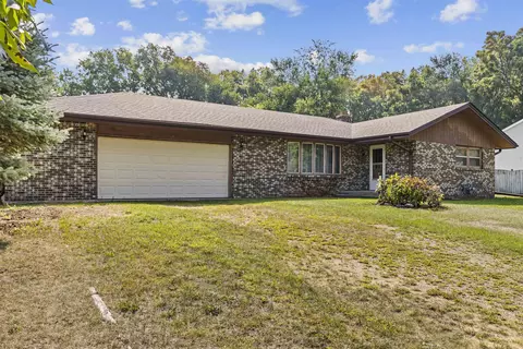 5745 Mcdonald Rd, Roscoe, IL 61073