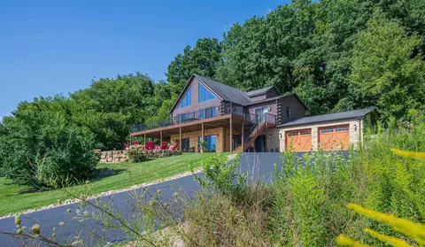 32 Shenandoah Dr, Galena, IL 61036