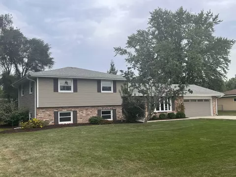 5776 Vesper Dr, South Beloit, IL 61080