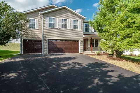 671 Merrion Rd, Roscoe, IL 61073