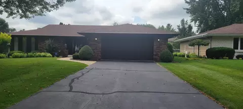 906 Oakmont Pl, Rockford, IL 61107