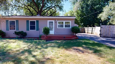 1001 Evans Ave, Machesney Park, IL 61115