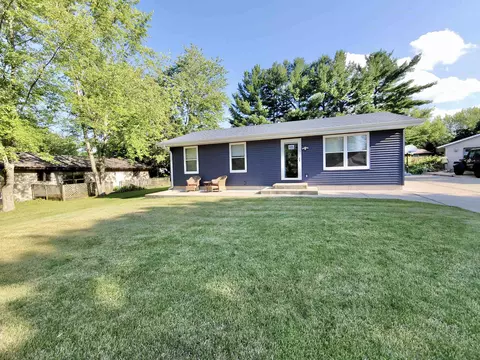 405 Scott Ct, Winnebago, IL 61088