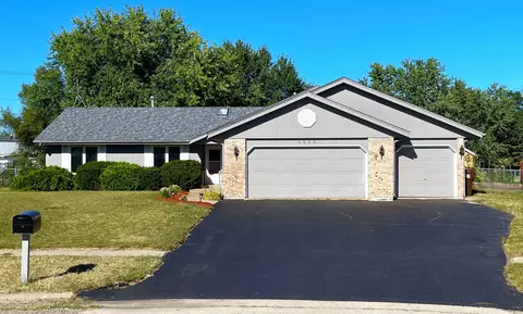 8523 Bunting Ct, Machesney Park, IL 61115