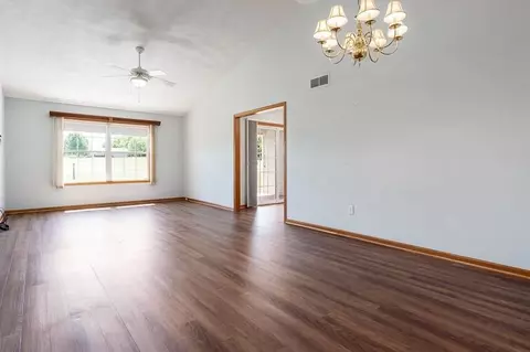 614 Park View St, Pecatonica, IL 61063 photo 5
