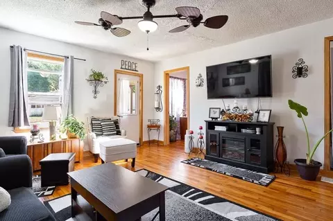 622 Jackson St, Pecatonica, IL 61063 photo 5