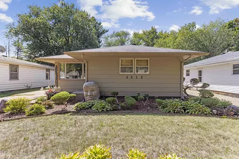 2212 Paradise Blvd, Rockford, IL 61103