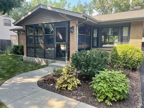 3520 Oak Grv, Rockford, IL 61108