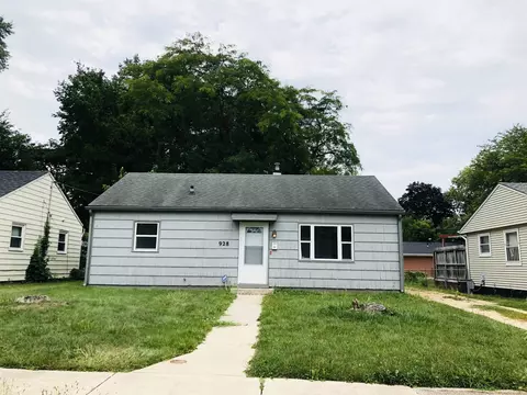 928 Sunset Ave, Rockford, IL 61101