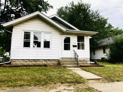1121 Van Wie Ave, Rockford, IL 61103
