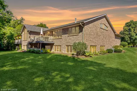 12044 Summit Ct, Rockton, IL 61072