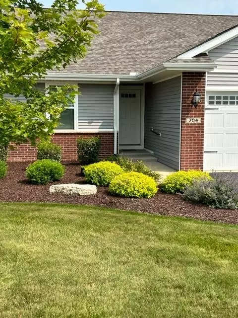 704 Highland Dr, Winnebago, IL 61088