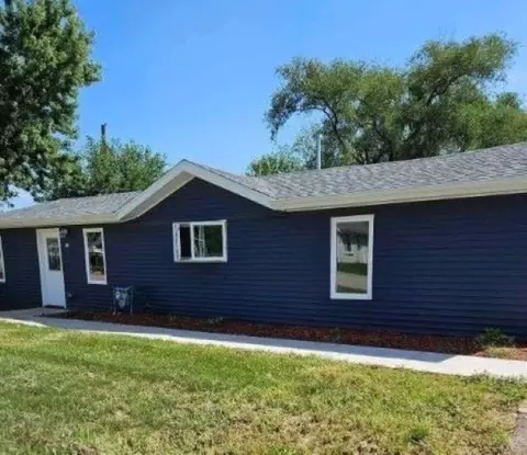 402 Marquette Rd, Machesney Park, IL 61115