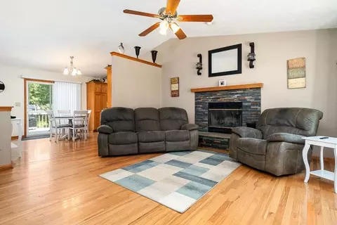 310 E River View Dr, Byron, IL 61010 photo 6