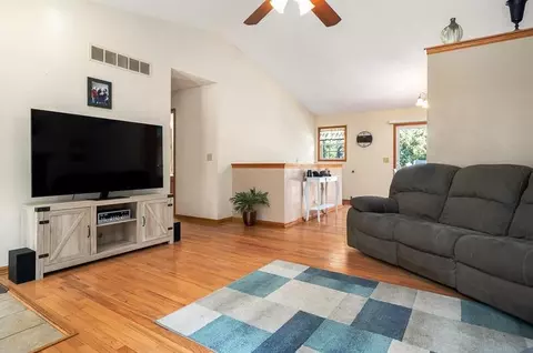 310 E River View Dr, Byron, IL 61010 photo 7