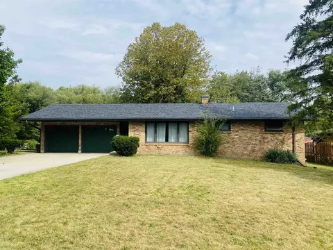 619 Iroquois Ave, Rockford, IL 61102