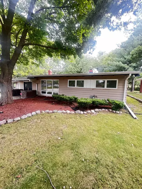 2225 Spring Brook Ave, Rockford, IL 61107