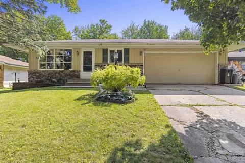 2908 Norway Pine Rd, Rockford, IL 61109