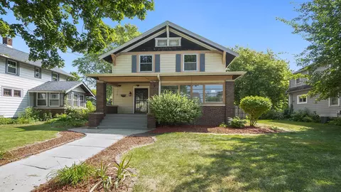 307 N London Ave, Rockford, IL 61107