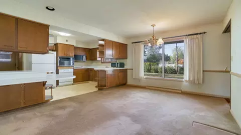 823 E Lilac Rd, Beloit, WI 53511 photo 9