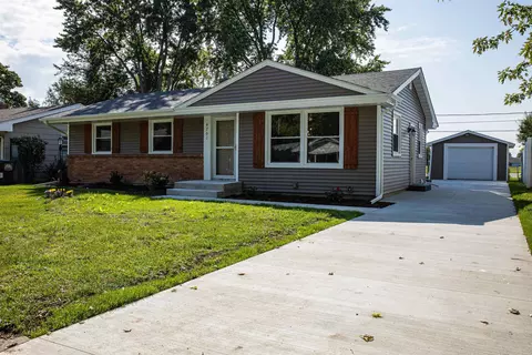 4701 Mohawk Rd, Rockford, IL 61107