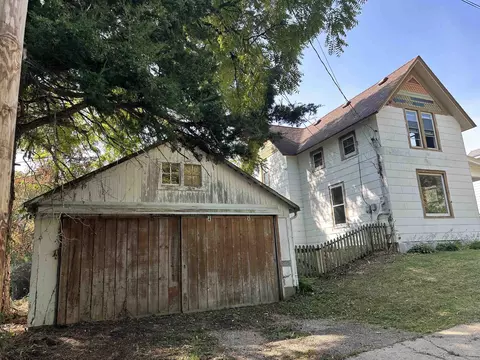 305 E Rapp, Mount Carroll, IL 61053 photo 23