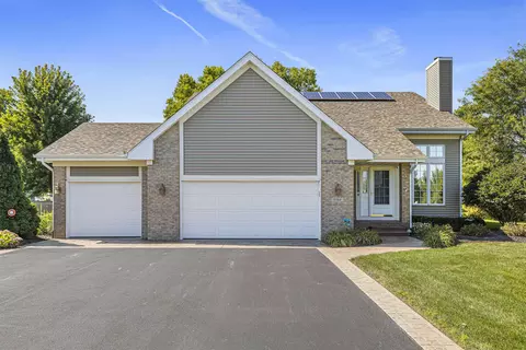 9564 Roanoak Dr, Rockford, IL 61107