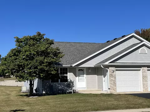 647 Grove St, Pecatonica, IL 61063